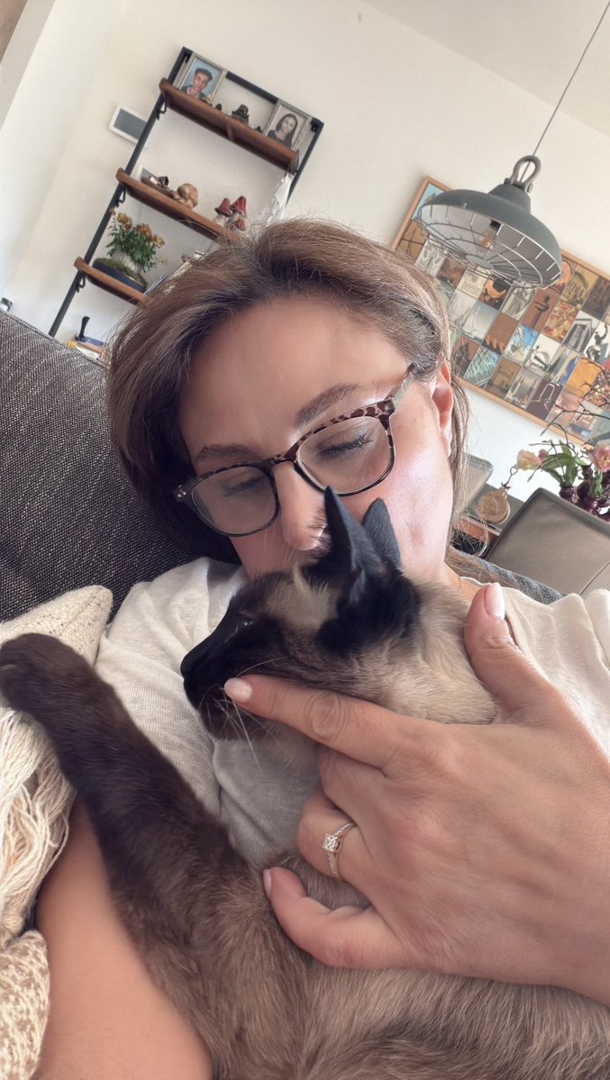 Nadya 🖤🍉 tweet media