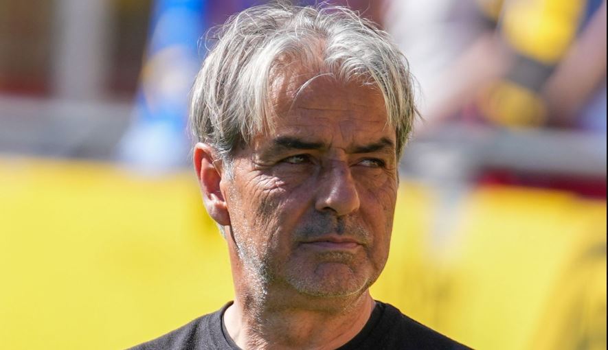 esport3's tweet photo. ⚽ Natxo González, entrenador del Sant Andreu, es recupera d'un infart

👉L'equip quadribarrat és a punt d'obtenir l'ascens a 1a RFEF

https://t.co/8lQ73r6E0O https://t.co/oRedPL2VS4