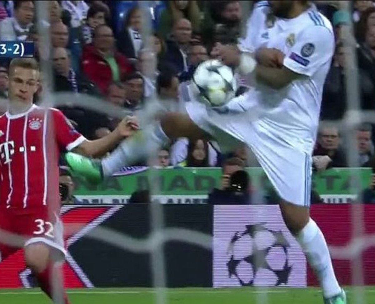 BÁVARO 🤍 tweet media