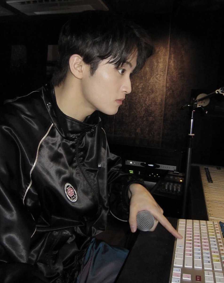 ᴿᴱᴹ tweet media