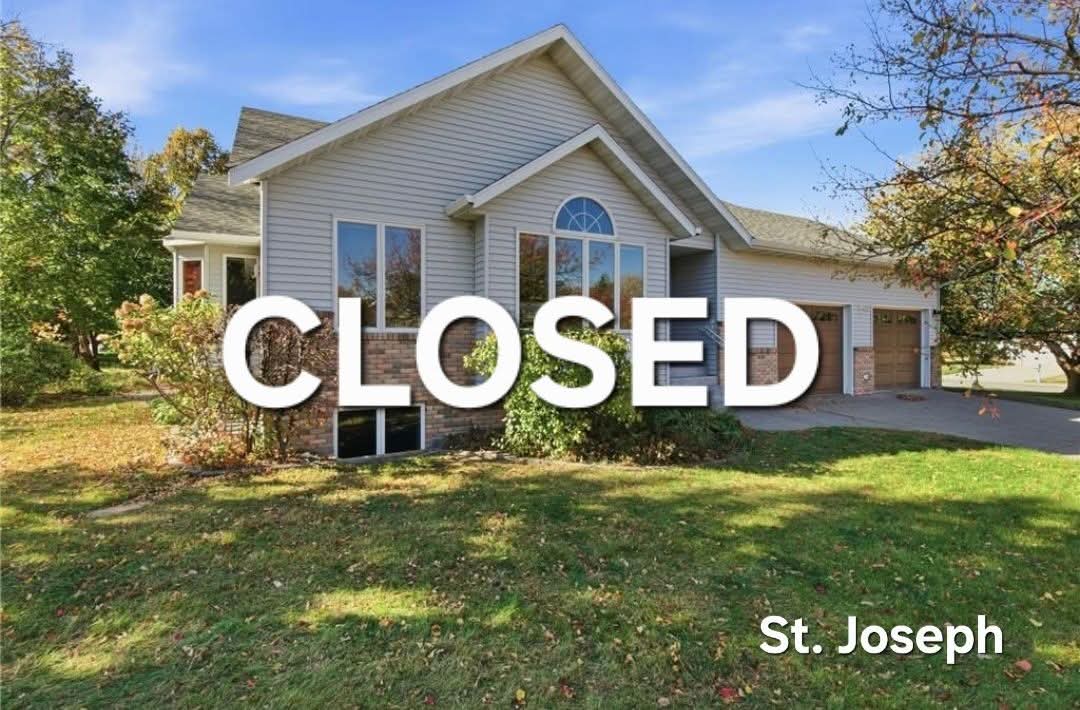 athome_jordan's tweet image. 🏡 CLOSED | 201 13th Ave SE 🎉

Congrats to the buyers &amp;amp; sellers on a smooth closing! Wishing you all the best in your next chapter.

Thank you for trusting The At Home Real Estate Team powered by Keller Williams Premier Realty North Suburban.

#JustClosed #Sold #RealEstate