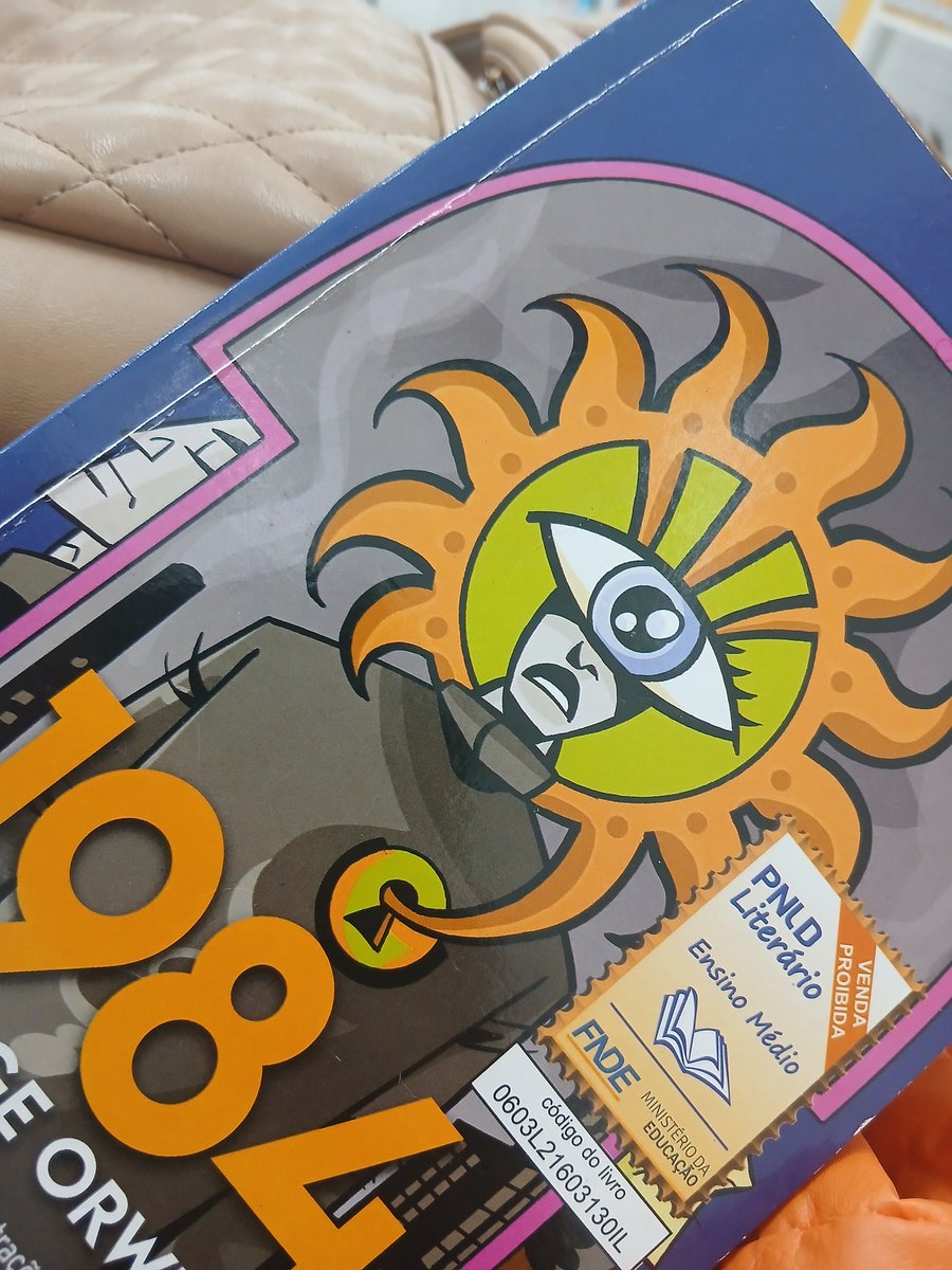 overturedasilva's tweet image. biblioteca da escola is #serving