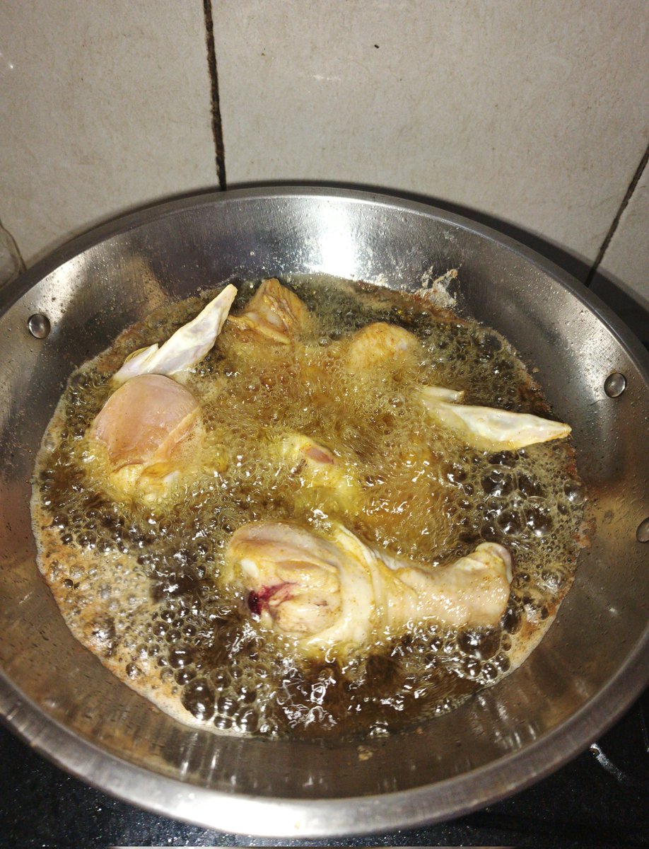 Frieren_1995's tweet image. Mari masak

#chicken 
#tofu