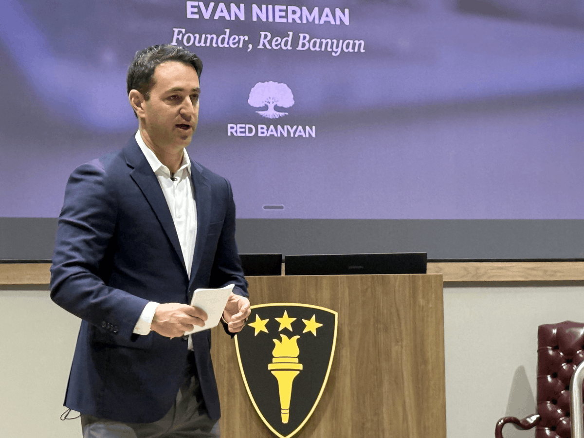 RedBanyan's tweet image. This week, Red Banyan CEO @EvanNierman had the honor of leading a #crisiscommunications session at the U.S. Army War College.

Thanks to the students and faculty at @us_awc for the conversation!