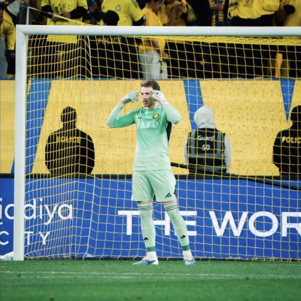 البروفيسور tweet media