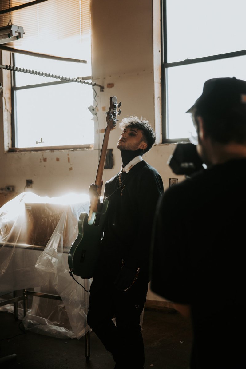 Glasswaves tweet media