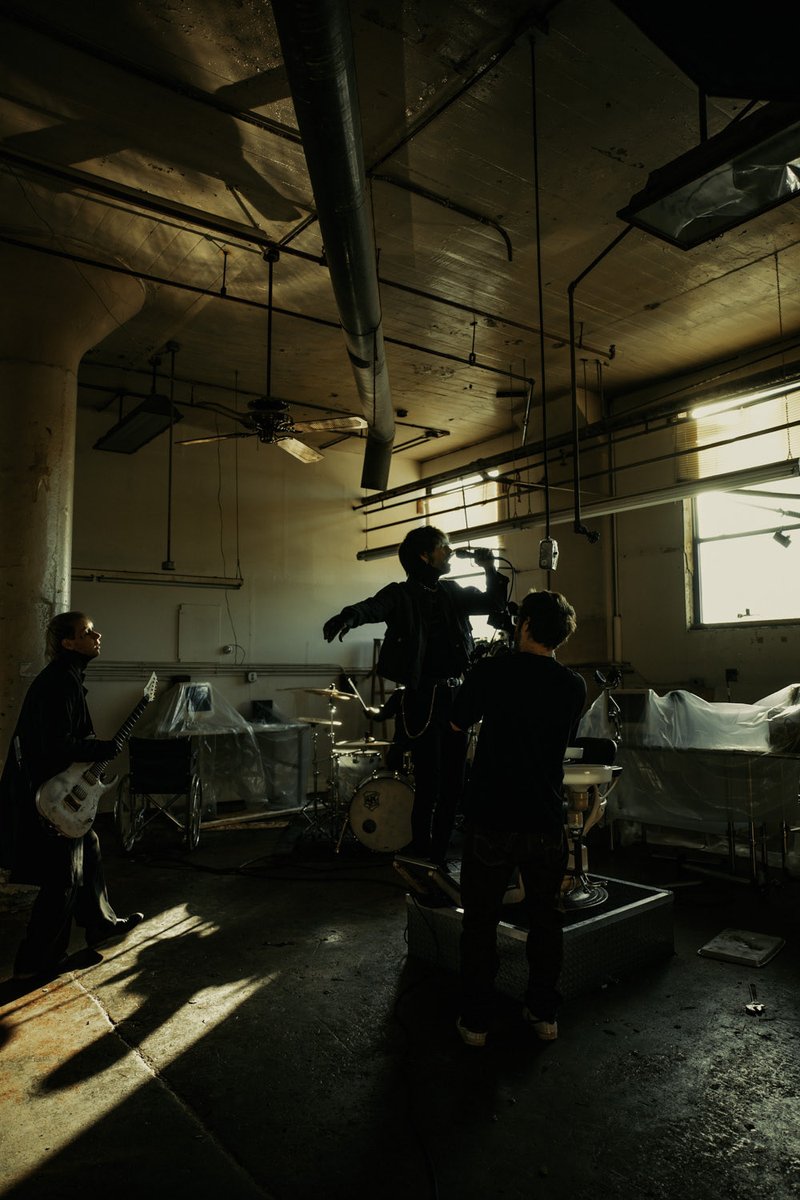 Glasswaves tweet media