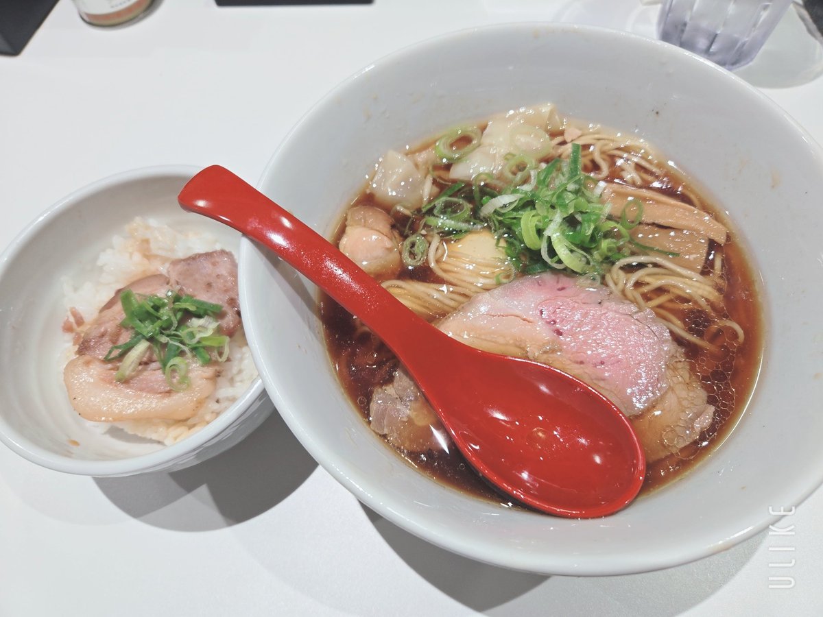 しおりな🐇🩷🐥 tweet media