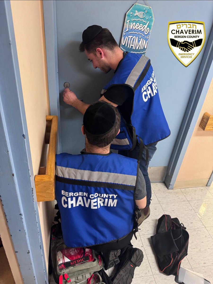 COBCchaverim's tweet photo. Another day showing up for our community. 

As always, we're your friends you can always count on. https://t.co/JlEn1TRwlp