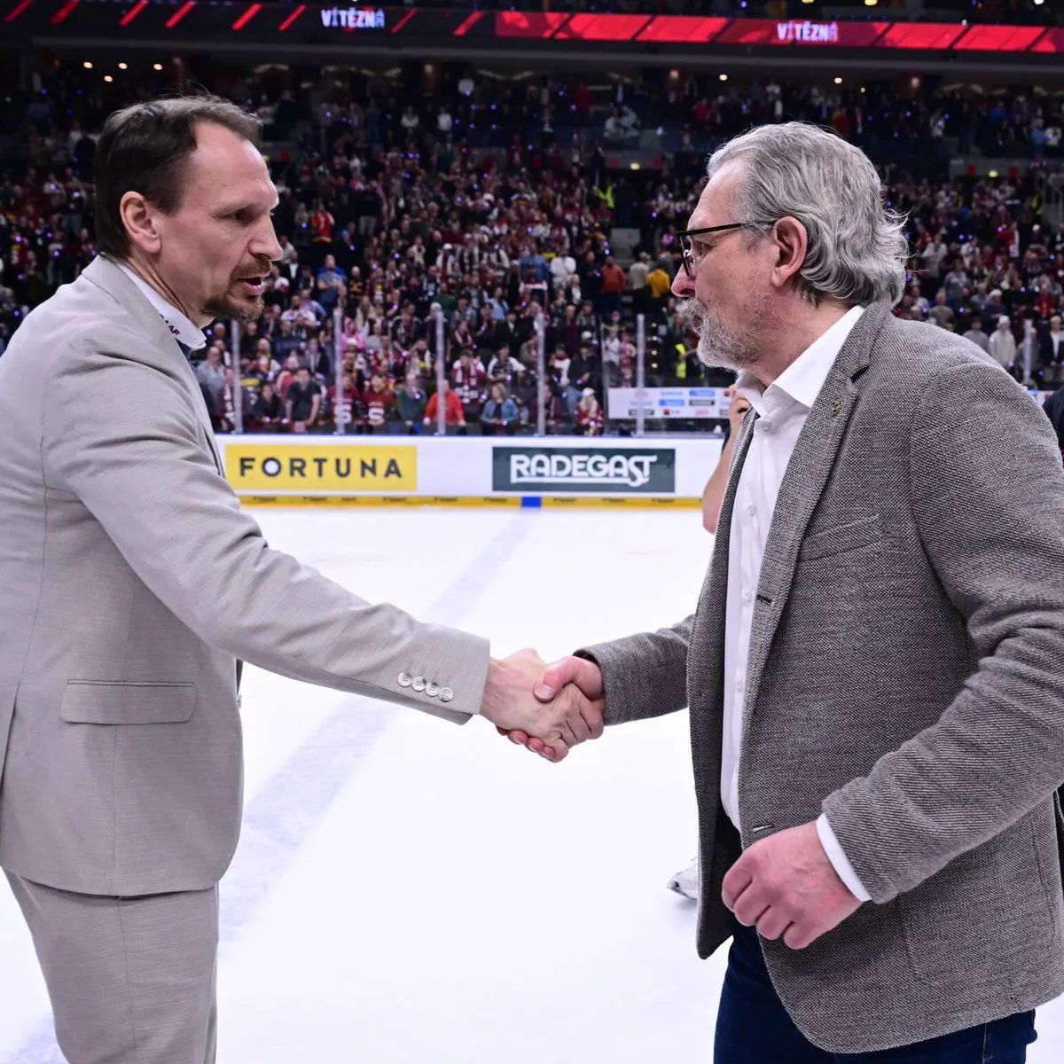 Robert Sára tweet media