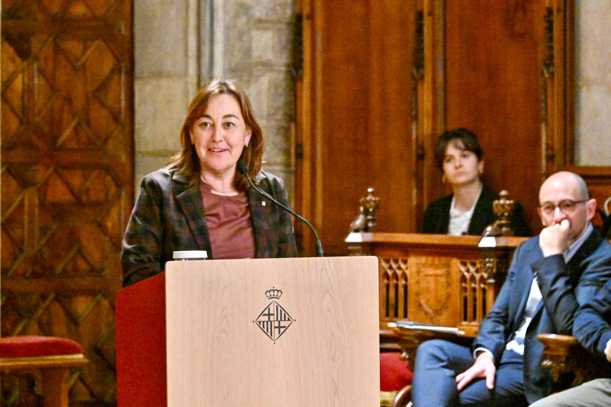 territoricat's tweet image. La #consellera @SilviaPaneque participa en l'acte d'obertura de l'Any Cerdà en el 150è aniversari de la seva mort

📢 "Commemorar-lo és connectar el seu llegat amb els debats d'avui. Darrere de cada projecte hi ha una visió de com facilitem la vida a les generacions que vindran"