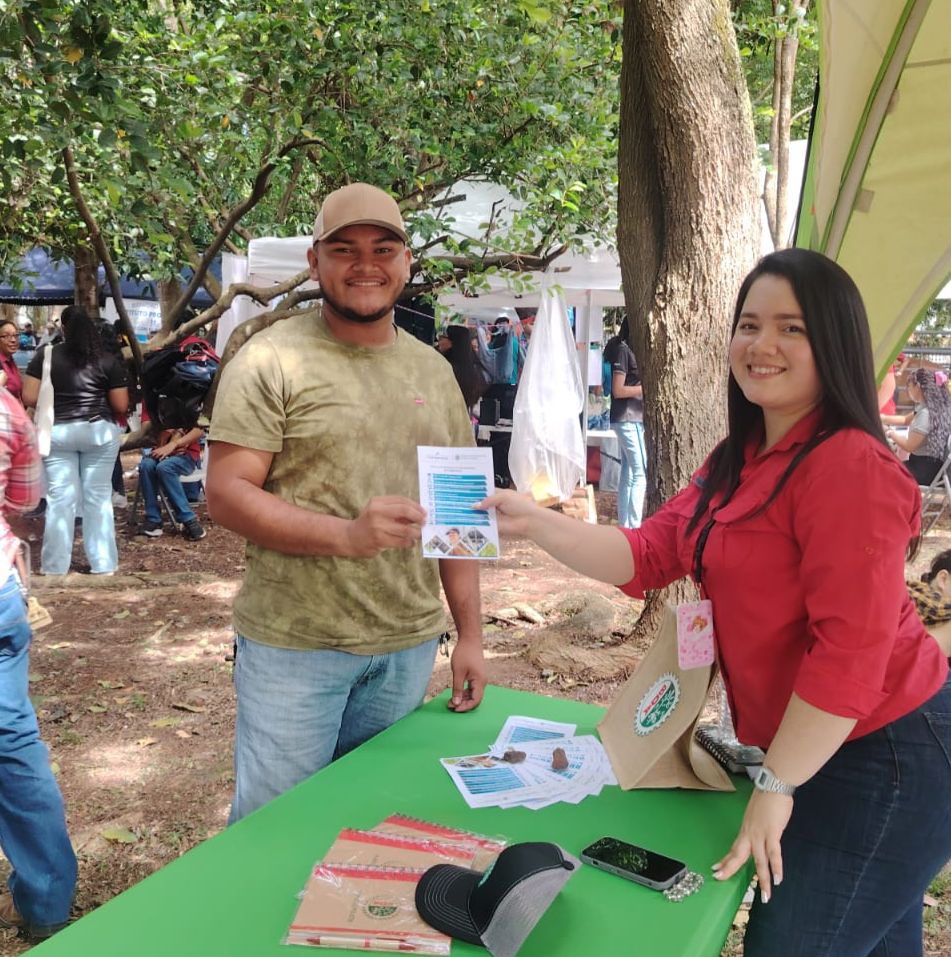 #ElBancoDelProductor tweet media