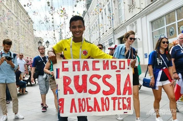 SgforgoodStella's tweet image. Is there anyone here who liked to stroll along Nikolskaya Street during the World Cup, 2018? 
Maybe we met there and took pictures together. 🤩🇷🇺

#Moscow #Russia