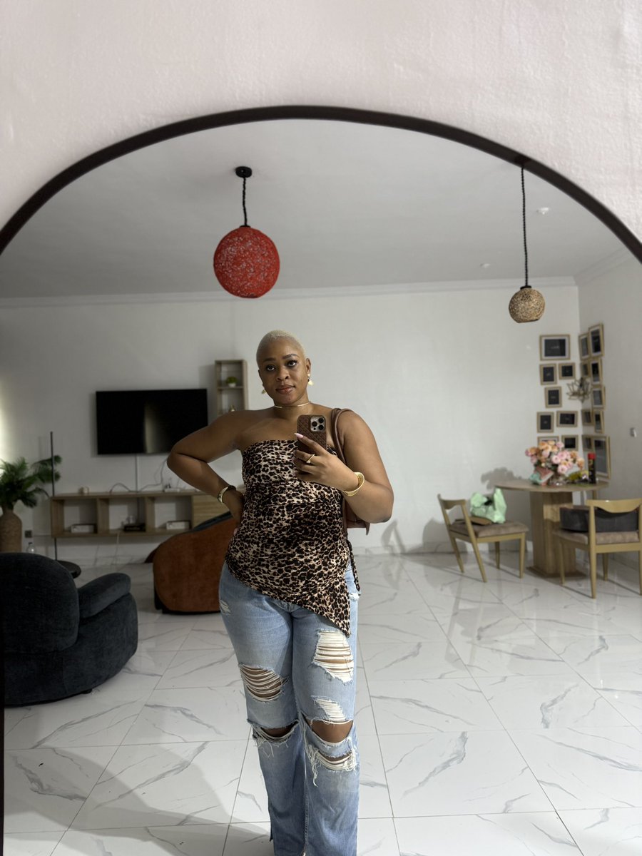 Tall, Bald Igbo Goddess tweet media