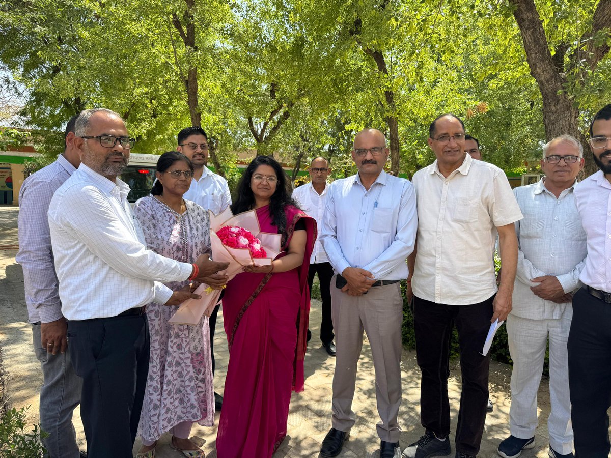 gsssobra's tweet photo. Mrs. Garima Mittal IAS Director, Department of Commerce GOI visited the school campus along with ADC Bhiwani, SDM Loharu and BEO Behal. Mr. Vishnu Kumar, Mr. Aditya and staff was present. She planted a Triveni at school campus. https://t.co/ktBIAXSK41