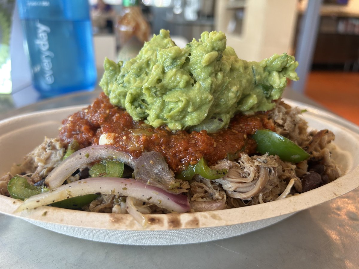 ctsmithiii's tweet image. #chipotle burrito bowl 5,413. Thanks Dasia, Lyric, Keisha, Ramona, Essence, and ⁦@ChipotleTweets⁩