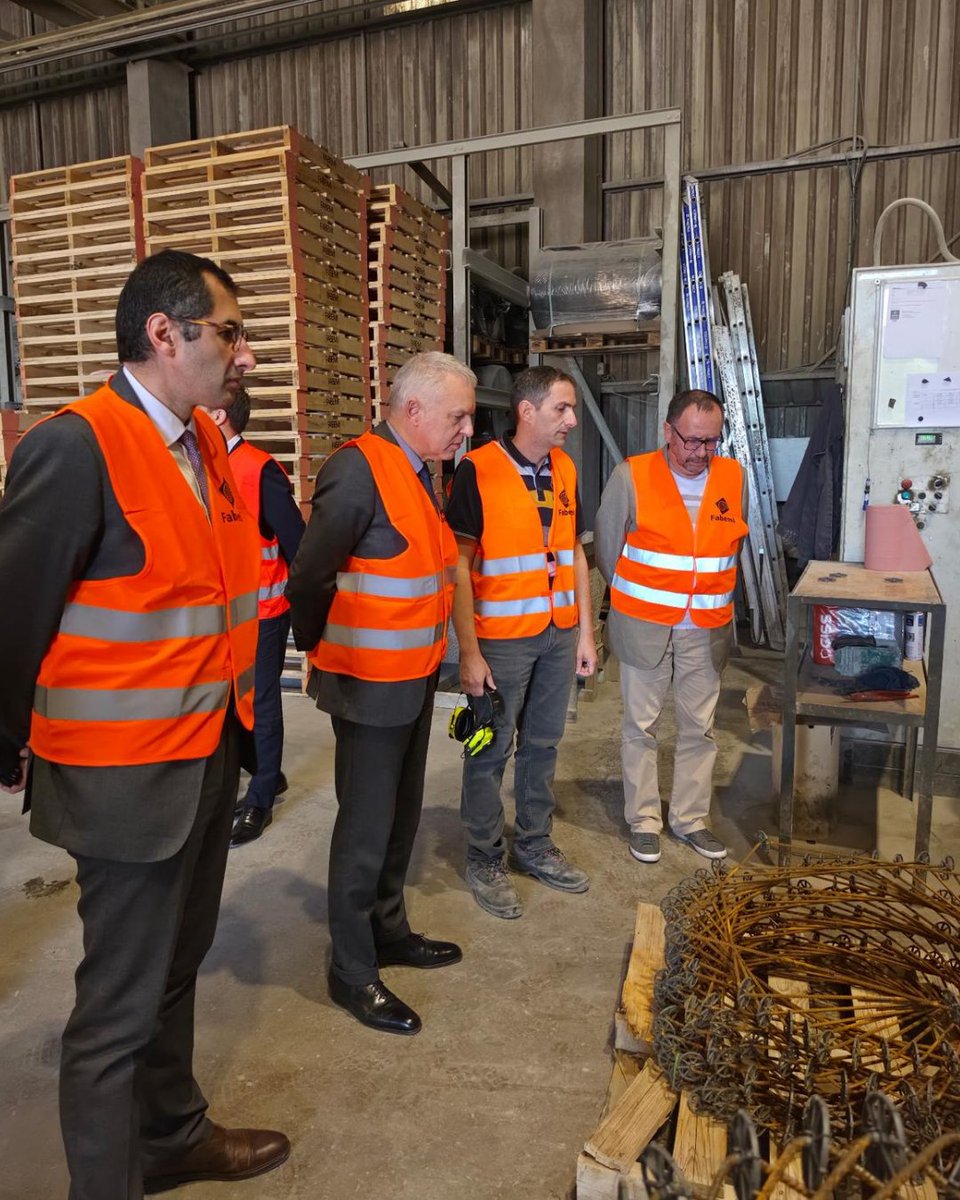 Prefet07's tweet image. #Industrie | Visite du site FABEMI TP à Rochemaure : immersion au cœur d’un acteur industriel ardéchois 

🏭 Ce jeudi 16 avril  2026, le préfet de l’Ardèche, Benoît Trévisani, s’est rendu aux cotés de John Benmussa, secrétaire général  de la préfecture, sous-préfet de Privas, sur