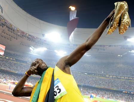 Guilher13333353's tweet photo. O chifre dando uma de usain bolt https://t.co/yIrGdevSVM
