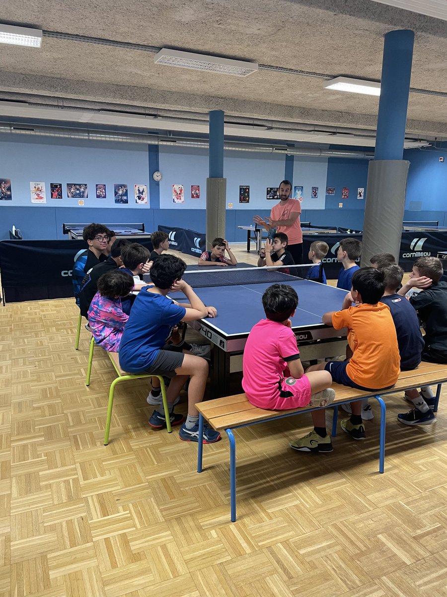 RomieuEt's tweet photo. 16 jeunes, 2h d’atelier (mélange théorie/pratique), et un objectif : apprendre à mieux gérer l’erreur et la défaite pour se remobiliser après un mauvais moment 🧠🏓

#preparationmentale #tennisdetable #ESGATT #gestiondelechec #performance https://t.co/vThrtOgS1F