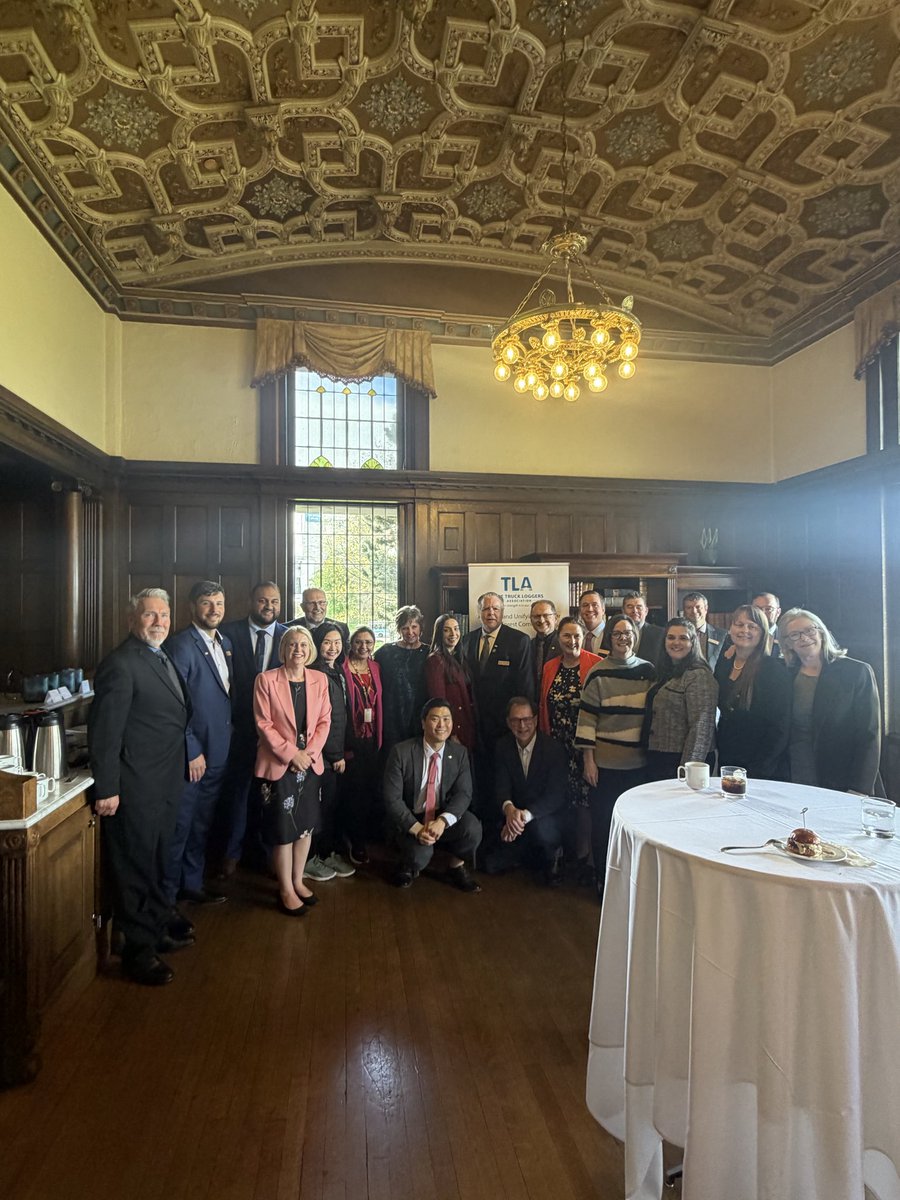 rparmar_BC's tweet photo. Our government had the opportunity to meet with the Truck Loggers Association, hearing directly from those who help drive BC’s forestry sector and support communities across the province.
Grateful for the conversation and their ongoing work in sustainable forestry.
#bcforest https://t.co/gzF7QPFpNi