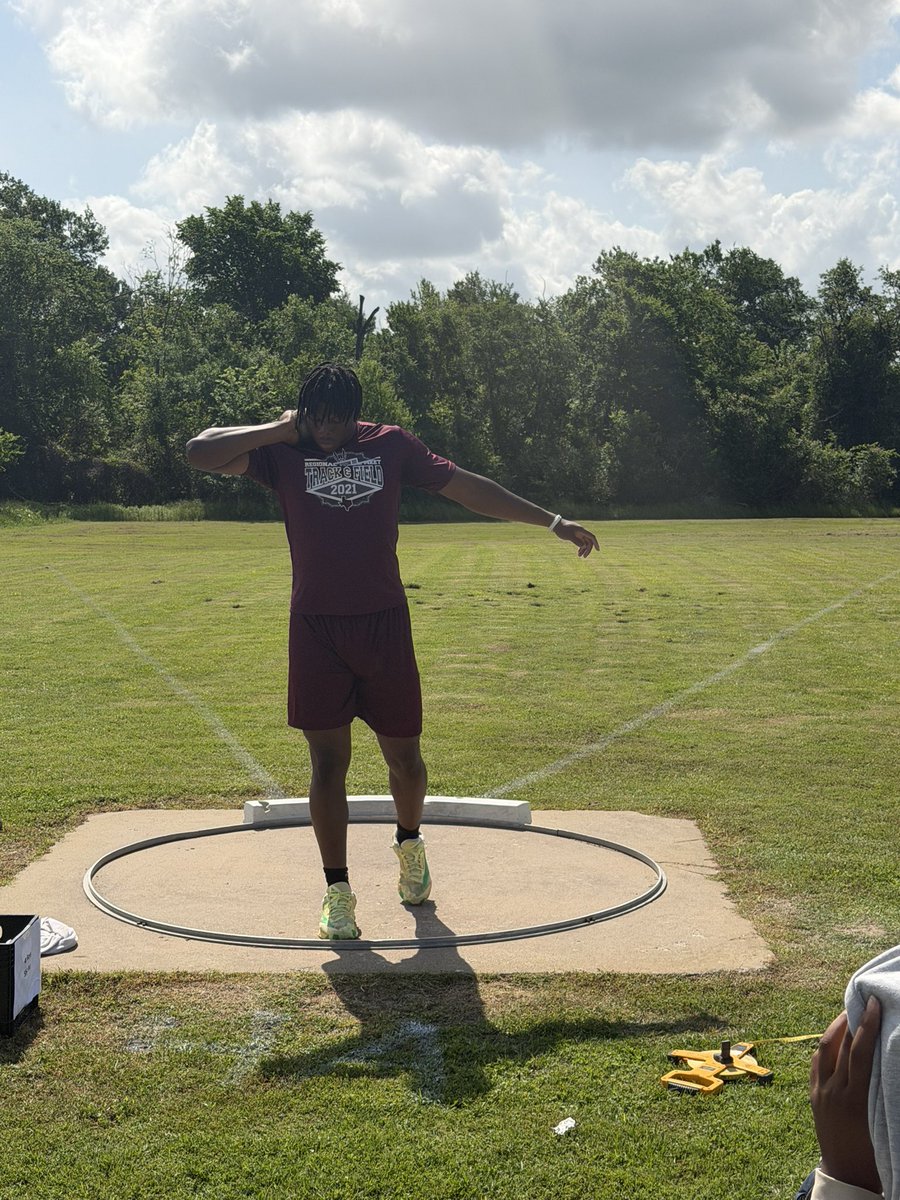 Coach James Reyes tweet media