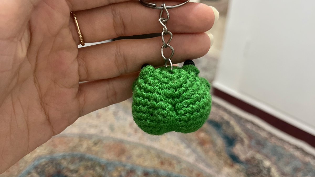 🎒نهنـگ لیمویی tweet media