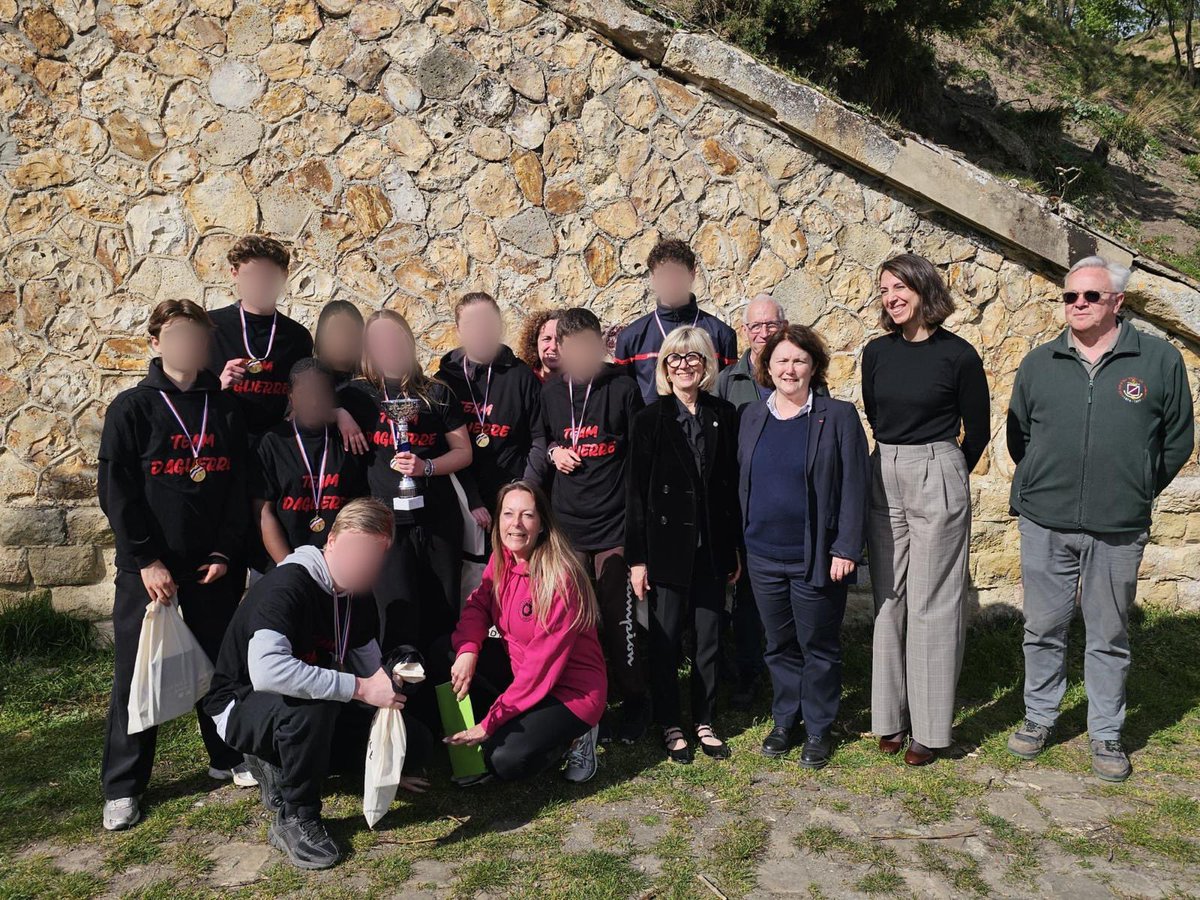 Prefet95's tweet image. 🏃🇫🇷 #Engagement #Jeunesse | Avec le rallye citoyen au fort de Cormeilles-en-Parisis, la jeunesse valdoisienne rassemblée autour des valeurs de la République.   

🏃🏽‍♂️🏃‍♀️ Cette semaine en présence de @prefet95, ce sont 216 collégiens et lycéens et 14 jeunes sapeurs-pompiers qui ont