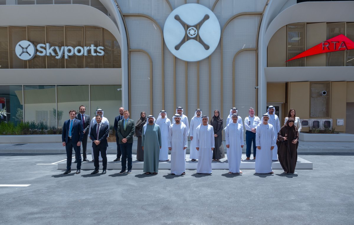 Emirates_News's tweet image. HH Sheikh Hamdan bin Mohammed bin Rashid Al Maktoum tours the newly completed Air Taxi Station near Dubai International Airport, which will serve as the main hub for air taxi operations in the emirate.

#EmiratesNews #DubaiOneTv #UAE #Dubai #News