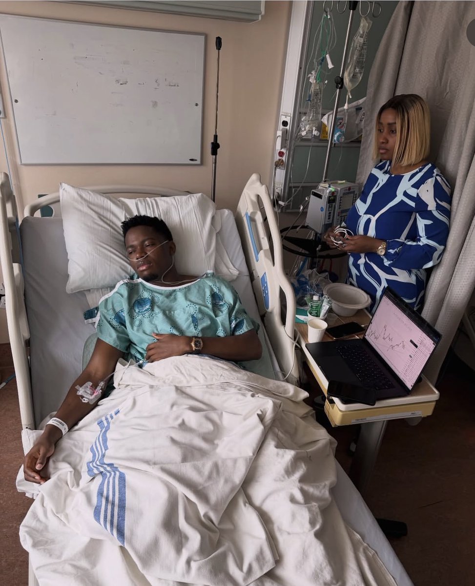 𝔸b𝕒𝕫𝕫 tweet media