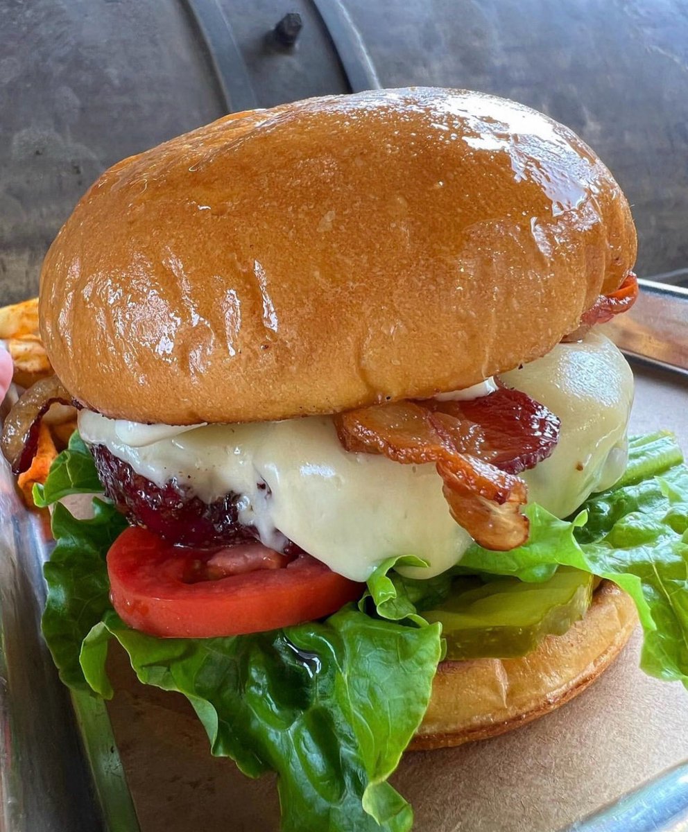 StilesSwitchBBQ's tweet image. 🔥 House ground &amp;amp; smoked 1/2lb Brisket Burgers! 🌟 🌟 🥓 The Bacon Havarti Smoked Brisket Burger - crispy bacon, creamy Havarti cheese, roasted jalapeno mayo, lettuce, tomato, and pickles. Served with your choice of homemade onion rings or homemade French fries. #AustinTX
