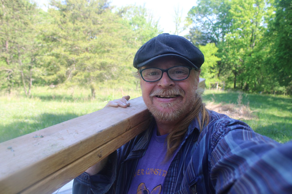 docsanderson's tweet image. #Scientists #Carpenter #RestorationProject #Wolves #Mates @NatGeo @HeartsofHeroes_ @Nature
@Ginger_Zee Lizzie Mags G i weedate the job site for #Safety then stacked the wall into cleaning pile to #Recycle the wood. good return to the job. pivoting back to box Lunchtime Mwah Lee