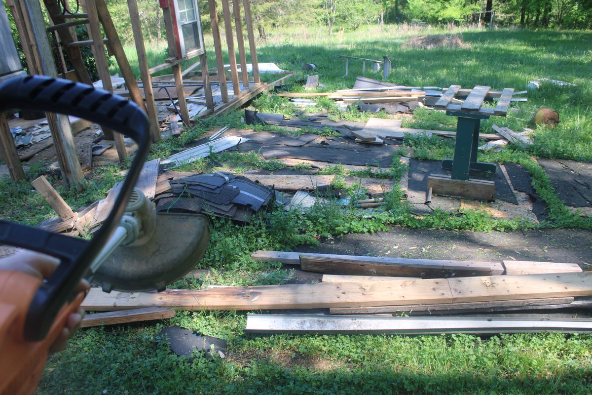 docsanderson's tweet image. #Scientists #Carpenter #RestorationProject #Wolves #Mates @NatGeo @HeartsofHeroes_ @Nature
@Ginger_Zee Lizzie Mags G i weedate the job site for #Safety then stacked the wall into cleaning pile to #Recycle the wood. good return to the job. pivoting back to box Lunchtime Mwah Lee