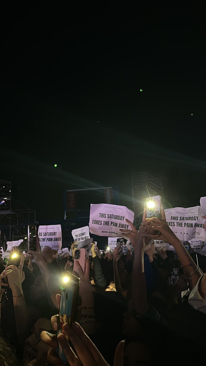 gigirang⁷ 🇦🇷 GIGI VA A VER A BTS tweet media