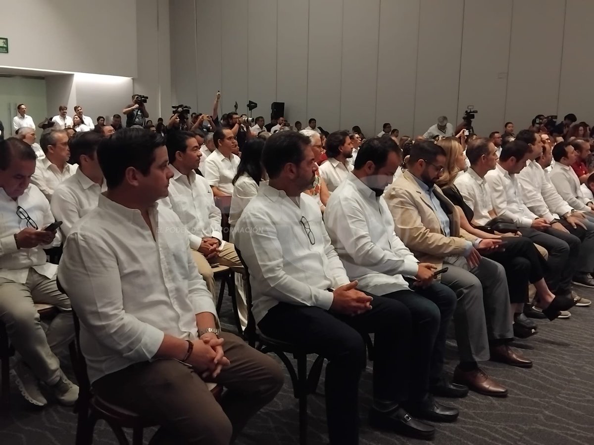 SIPSENOTICIAS's tweet photo. ¡Se amplía la oferta educativa superior en Yucatán! 🏫Yucatán suma una nueva opción para las y los jóvenes que inician su formación profesional. El Gobernador @huachodiazmena anunció la llegada de la Universidad Iberoamericana, que se ubicará en la comisaría de Cosgaya, en Mérida https://t.co/FIS9qS5syC