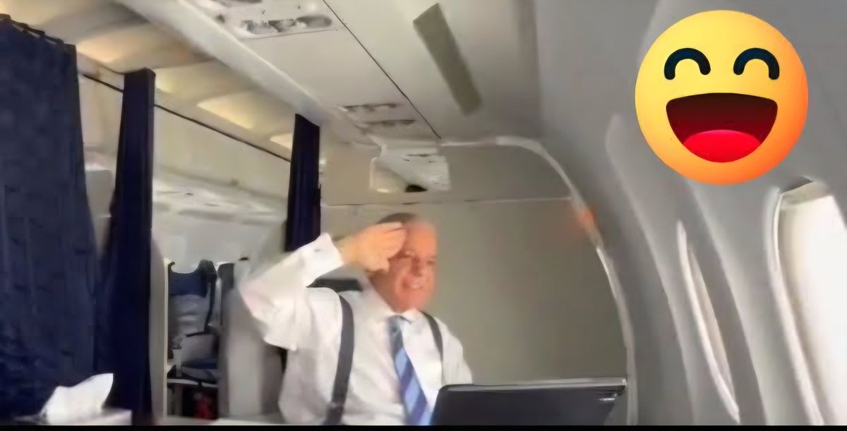 Shehbaz Sharif didn’t even wait for the plane to land and started saluting Qatar while still in the air 🤣

This foolish clown has been kept by Asim Munir for exactly this purpose.