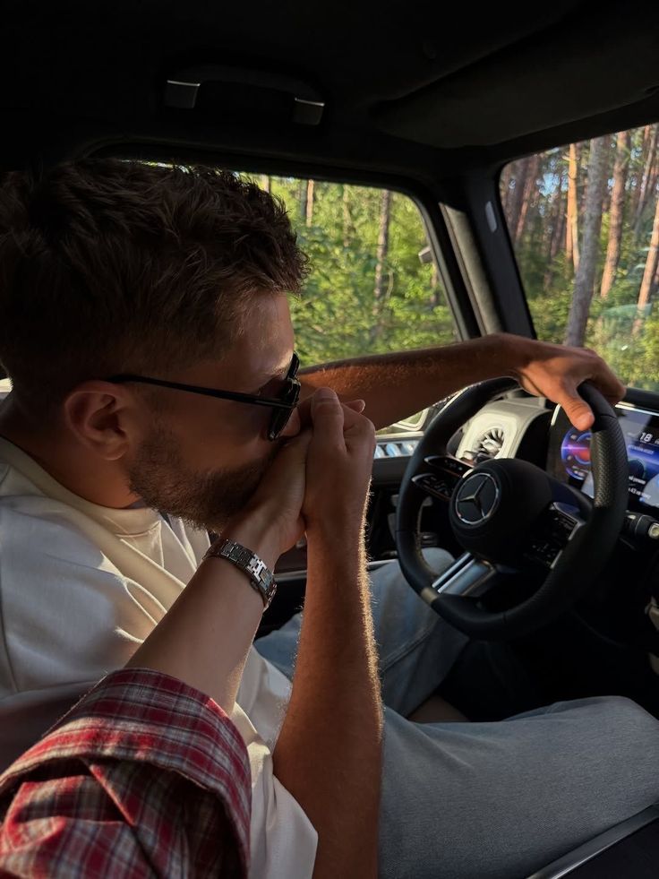 victoria tweet media