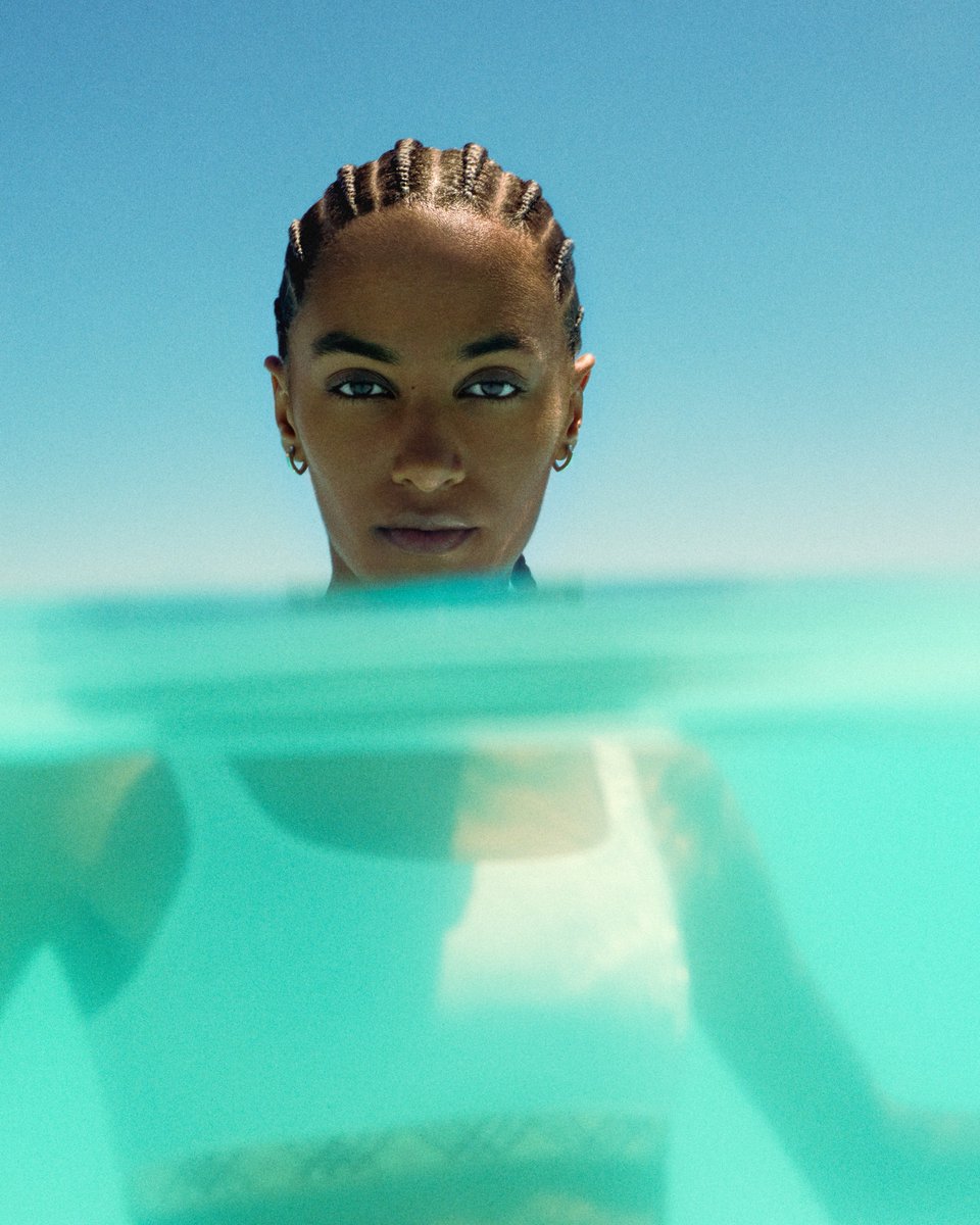 Burberry tweet media