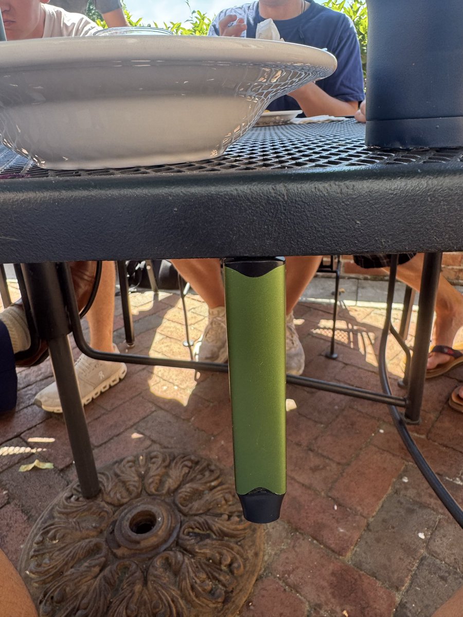 Leroyknowledge's tweet image. #vape