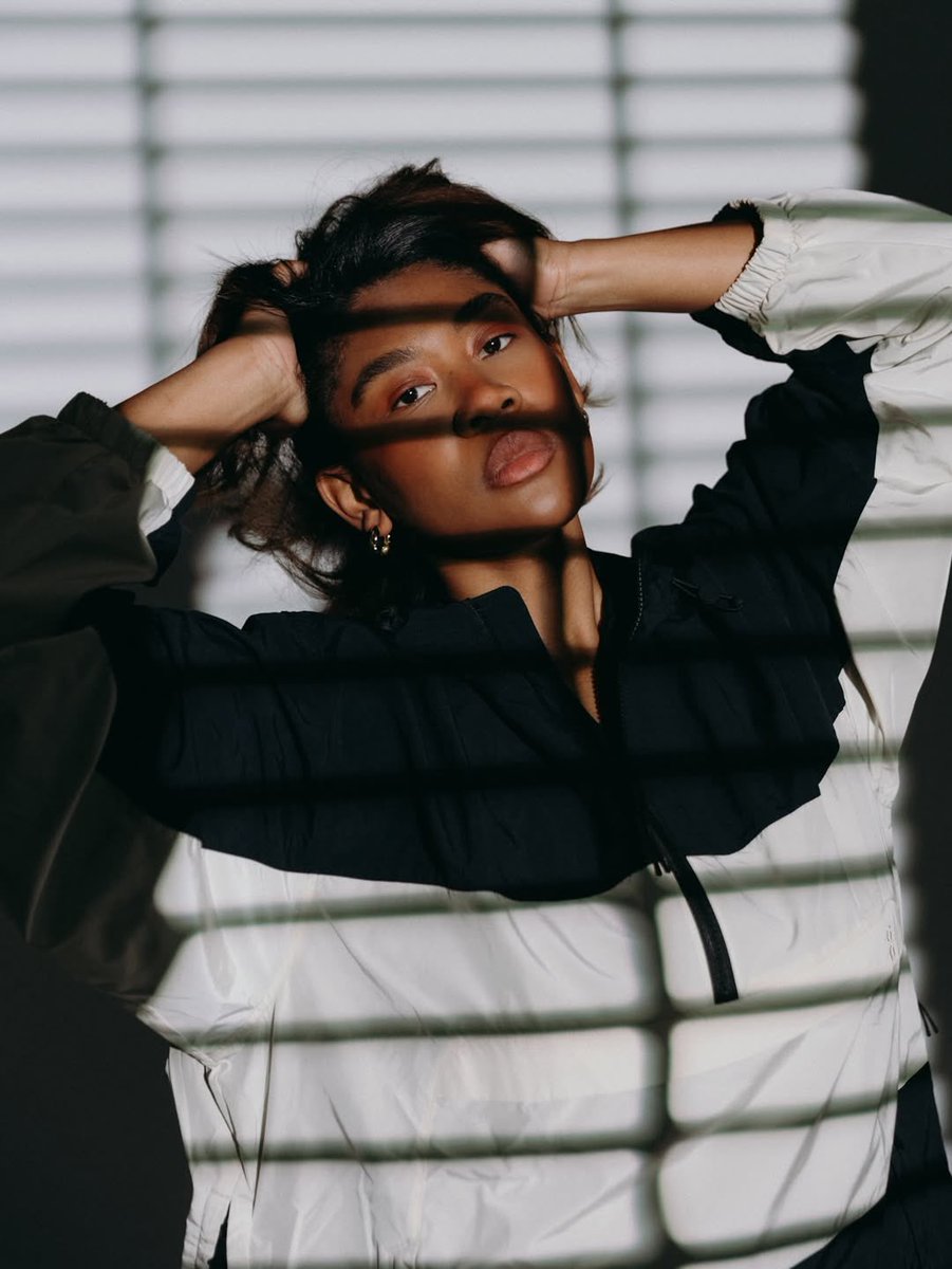 RoseMayAlaba's tweet photo. @on_running’s first co-created drop with @Zendaya ✨ #DreamOn https://t.co/62B1Rvz0P5