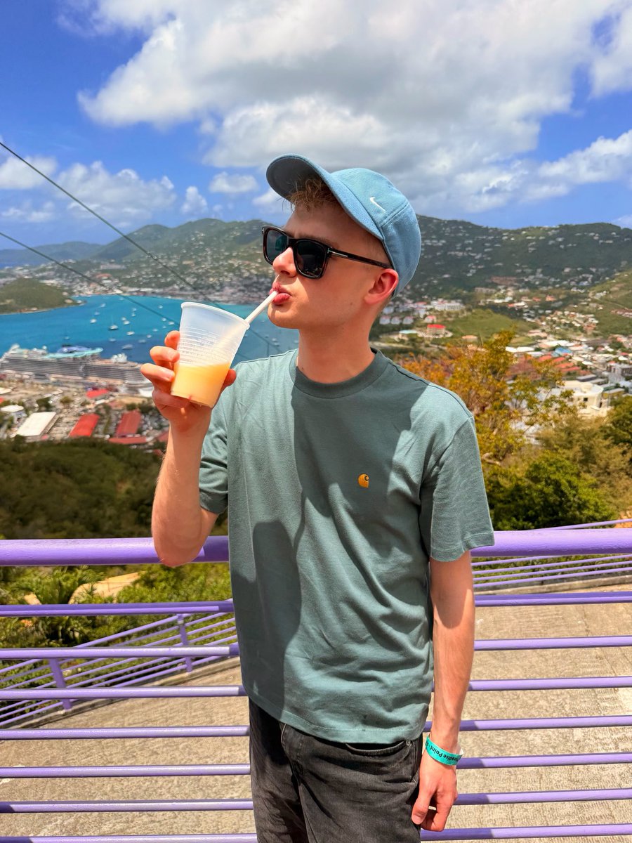 Luis Wyatt tweet media