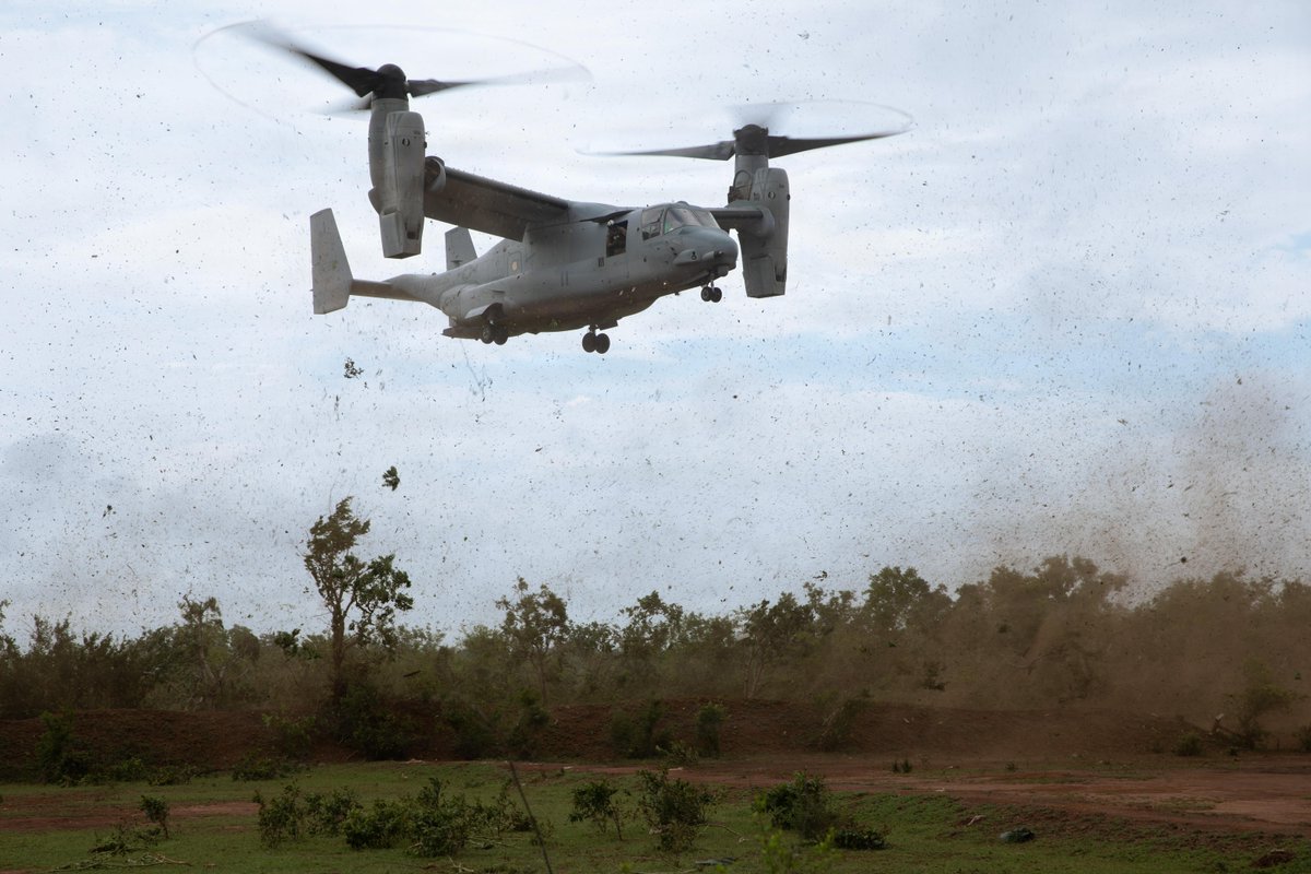 SETAF_Africa's tweet image. Teamwork across borders = mission accomplishment

The Nebraska Army National Guard's #Soldiers and the Tanzania People’s Defence Force joined forces in a simulated attack during the closing ceremony of #JustifiedAccord26. 

📸by 1LT Tucker Chase and PFC Alva Gonzalez