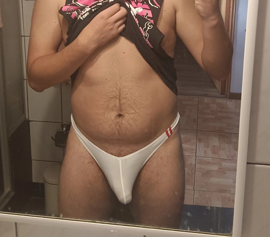 Service Top tweet media