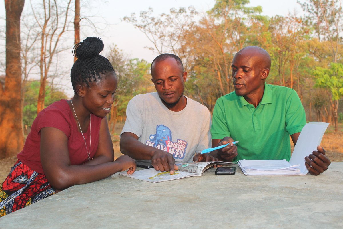 HumanaHPP's tweet photo. Many graduates from our Humana People to People Teacher Training Colleges join our powerful Graduates Teachers Network, continuing to collaborate and support one another well beyond graduation. #EducationForAll #RuralTeachers https://t.co/zHm1QVtUZF
