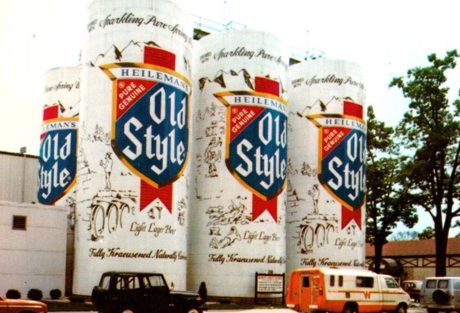 ECrowens's tweet image. #caption #contest #captioncontest #captionthis #captionsplease #captions wanted #captionplus #captionsforinsta #storyprompt #storyprompts #wrongplace #wrongway #wrongplacewrongtime #wronganswer #wrongturn #wronganswers #wronganswersonly #beer #beercans #drinkingbeer