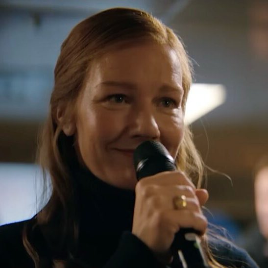 eva stratt’s gf tweet media