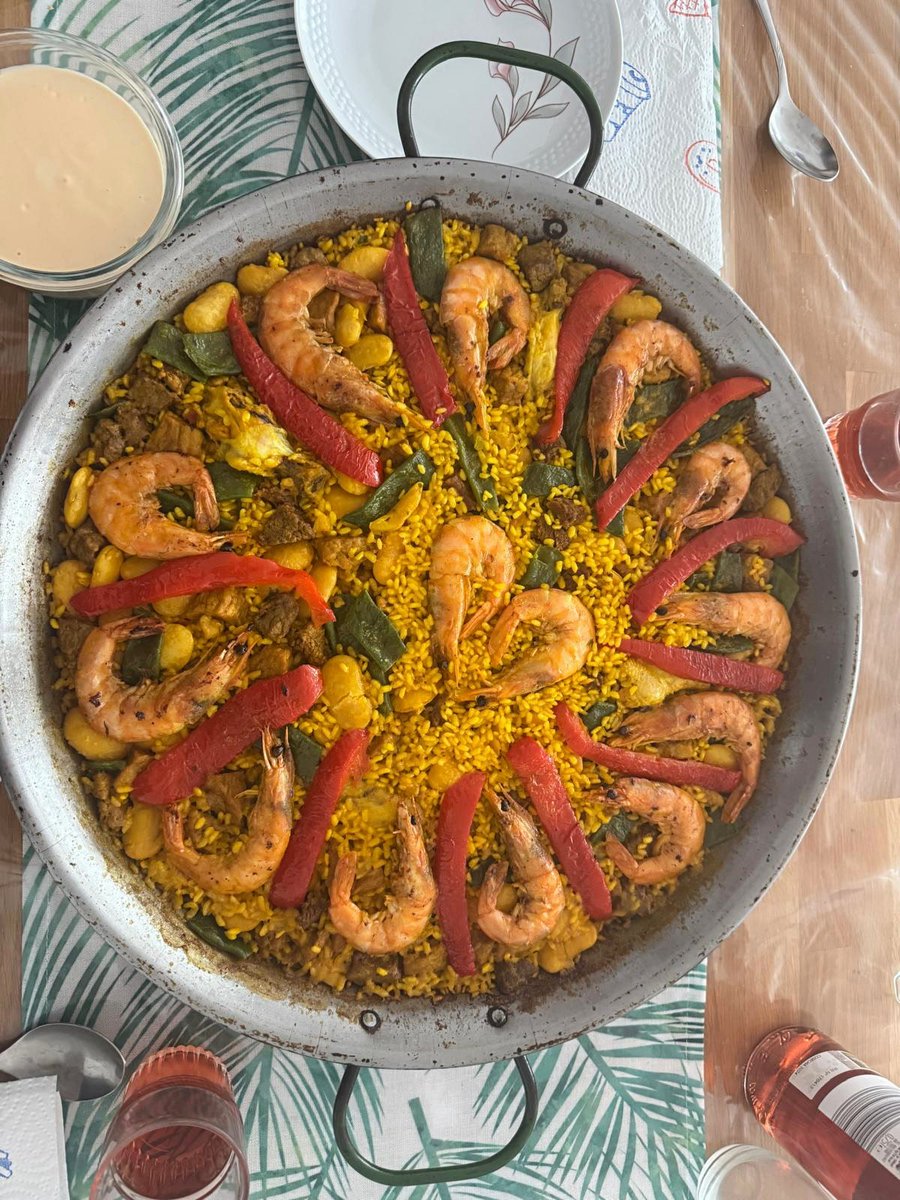 Baron_Snoopy's tweet photo. Zum Abschluss und zum Abschied, nach vielen Monaten hier in #BadOrb, wurde uns vom Lieblingsgriechen eine Überraschung versprochen, die nicht auf der Speisekarte steht😍🥹🙏
Dinner for Two❤️‍🔥 
So viele herzliche Menschen in dieser schönen Kurstadt ...👌
Danke, wir kommen wieder👋 https://t.co/BzCvu7yDgc