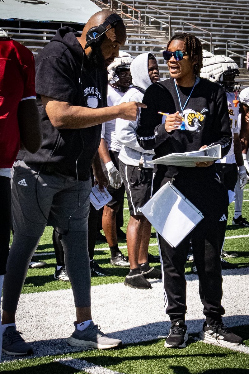 Coach Tony Hull tweet media