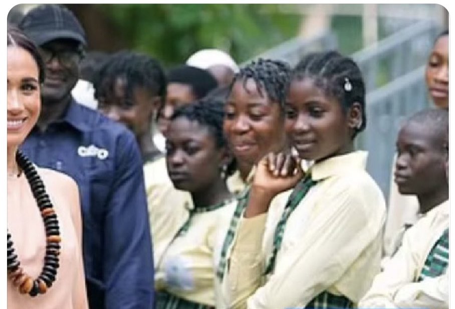 The Winking Minx tweet media