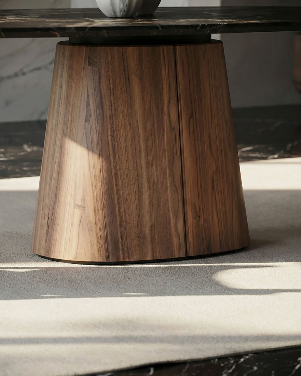 LivareaBerlin's tweet image. Schwarz. Elegant. Zeitlos.
Der AL2 Tessera Esstisch mit Marquina Marmorplatte ist mehr als ein Möbelstück.
Handwerkskunst trifft auf edelsten Naturstein.

Jetzt konfigurieren: livarea.de/al2-tessera-00…

#InteriorDesign #Marble #DiningTable #AL2 #Livarea