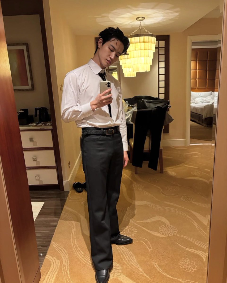 waratchaon's tweet photo. จะมีใครโซหลัวได้ขนาดนี้อีกมั้ยวะ โคตรหล่อเลย แจบอมมาเป็นแฟนเราเถอะ เพื่อนน่ะเลิกเป็นแล้ว😍😍😍😍
#JAYB #재이비 #defjaybkr #defjayb https://t.co/pM96TMdaG0